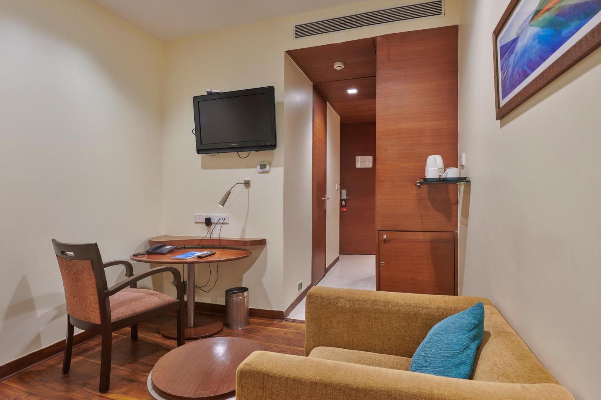Hotel Studio Estique Poona Buitenkant foto