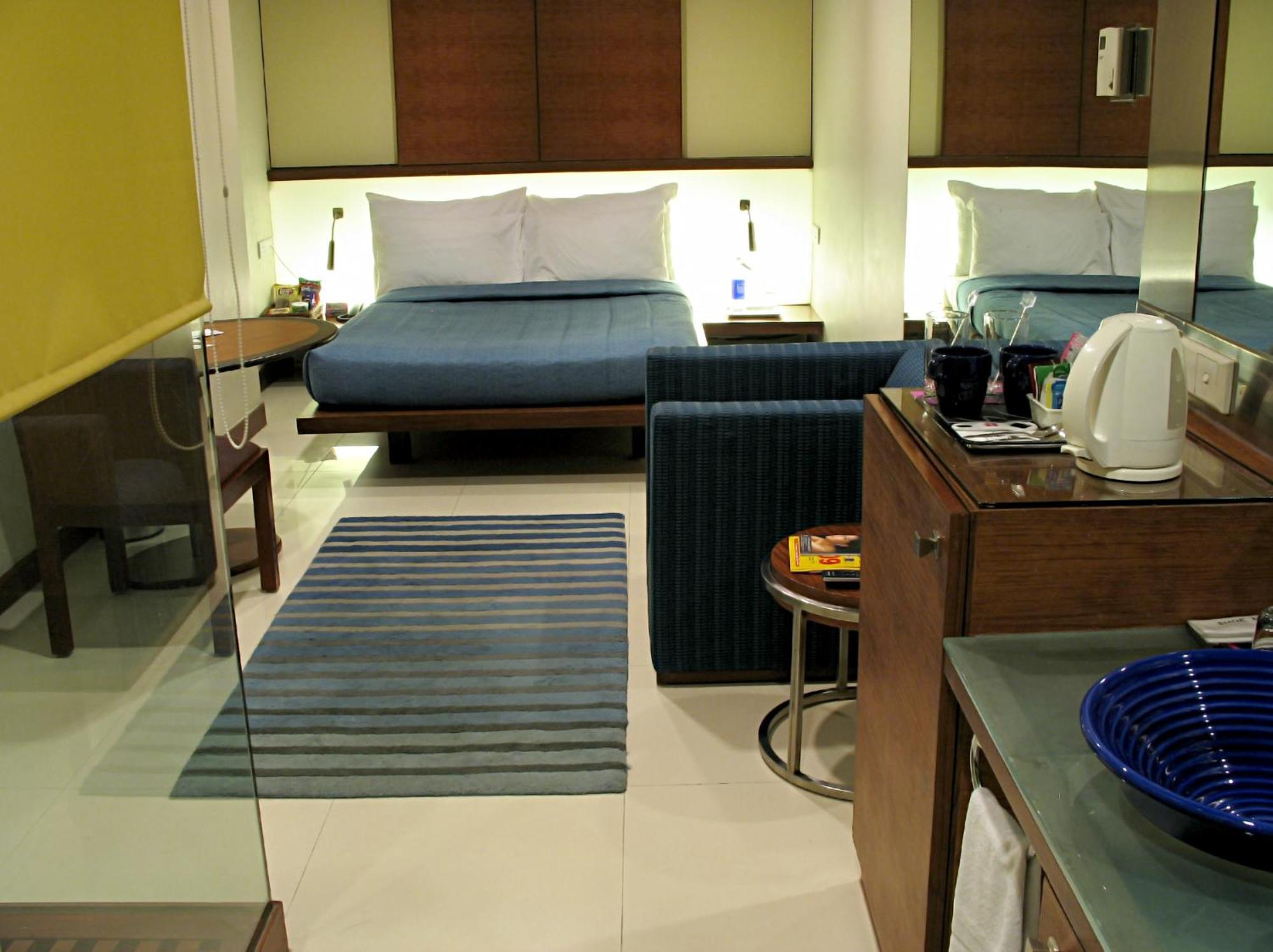 Hotel Studio Estique Poona Buitenkant foto
