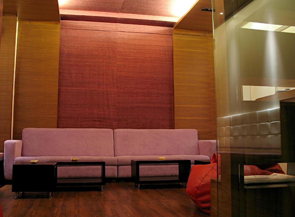 Hotel Studio Estique Poona Buitenkant foto