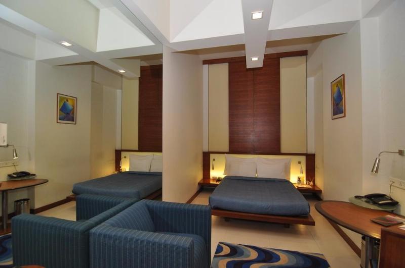 Hotel Studio Estique Poona Buitenkant foto
